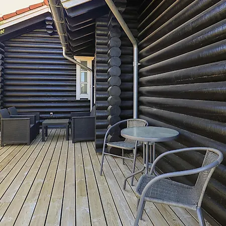 10 Person In Vaeggerlose * Bøtø By